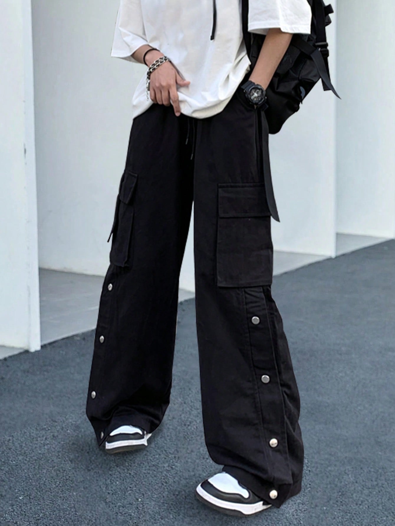 Timmy Black Oversized Silver Buttoned Cargo Pants – Indian Shirt Company